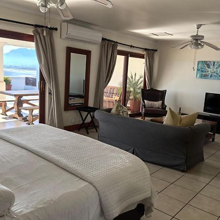 Berg En Zee Guesthouse Гордонс-Бэй Экстерьер фото