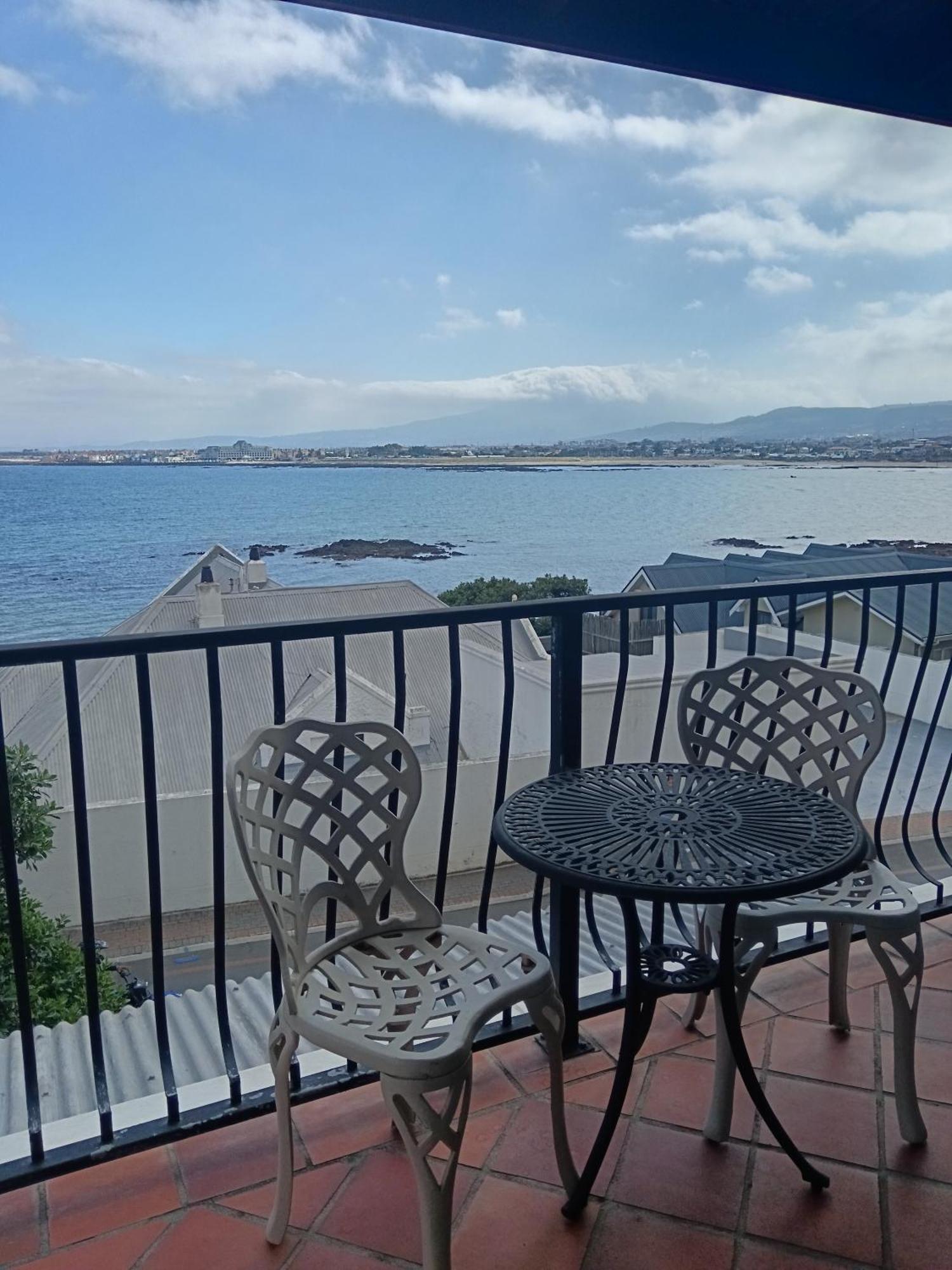 Berg En Zee Guesthouse Гордонс-Бэй Экстерьер фото