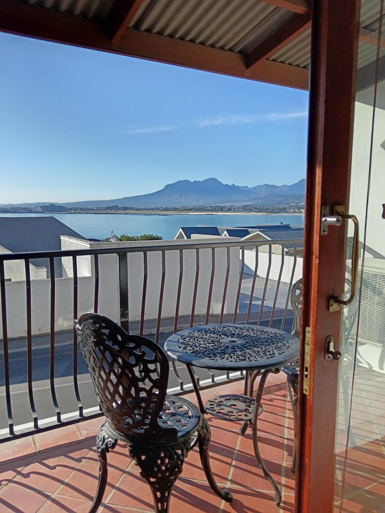 Berg En Zee Guesthouse Гордонс-Бэй Экстерьер фото